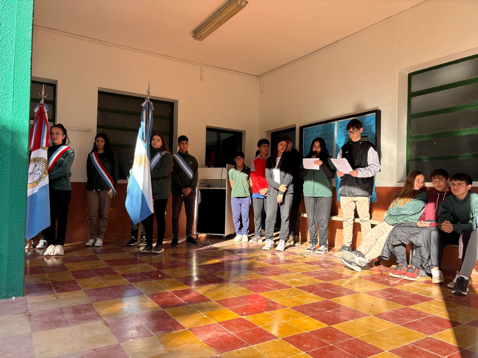 Acto en la escuela por el 2 de abril